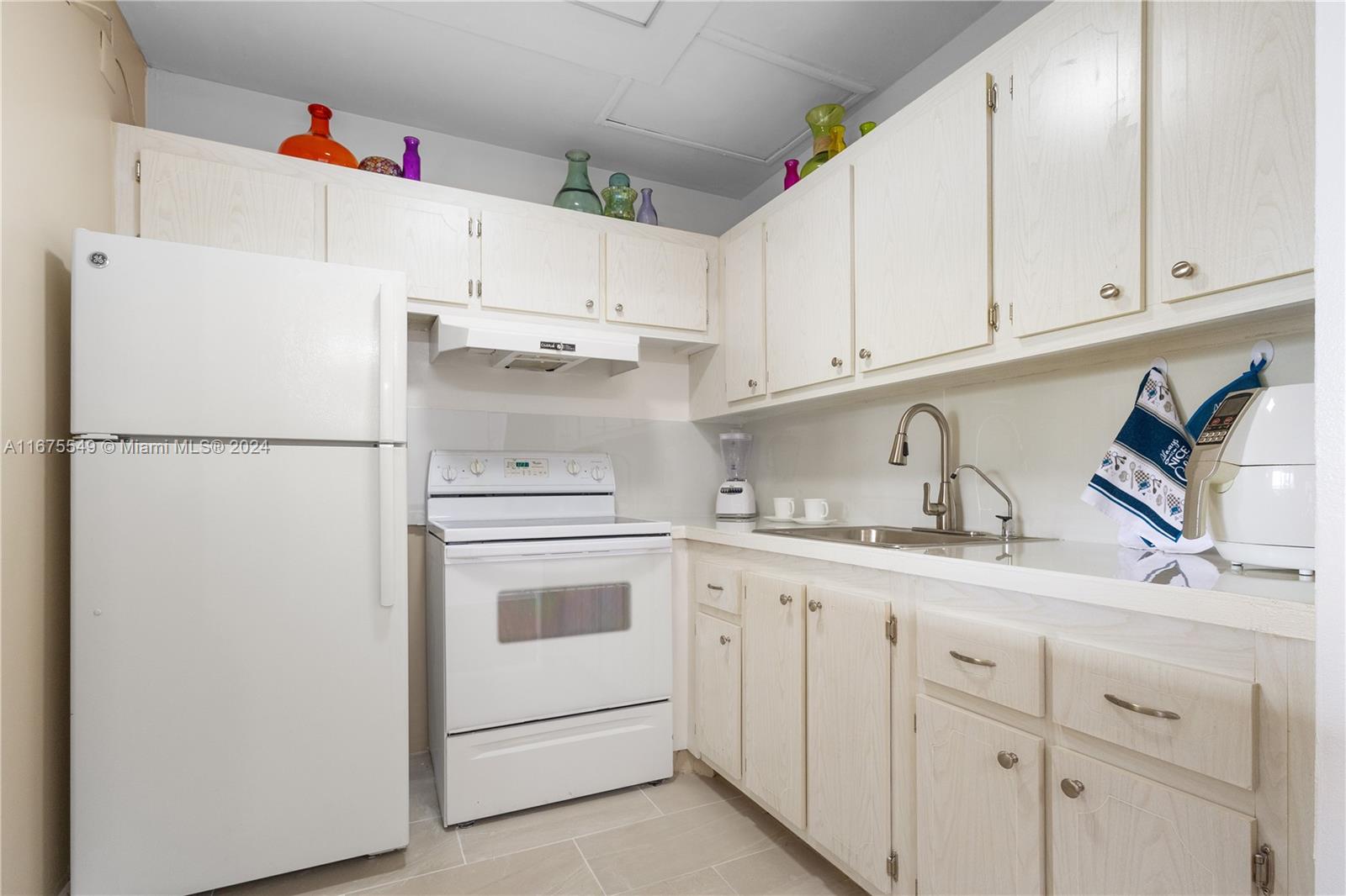 SUFFOLK AT CENTURY VILLAG - Residential