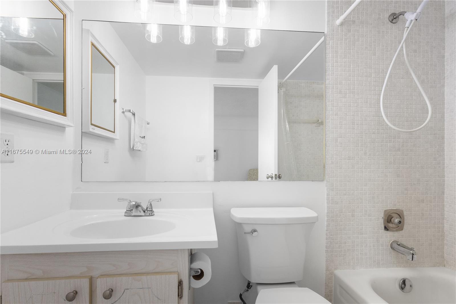 SUFFOLK AT CENTURY VILLAG - Residential