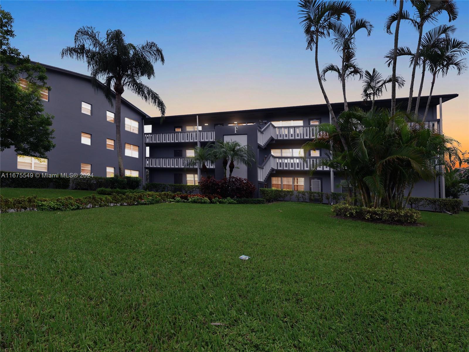 SUFFOLK AT CENTURY VILLAG - Residential