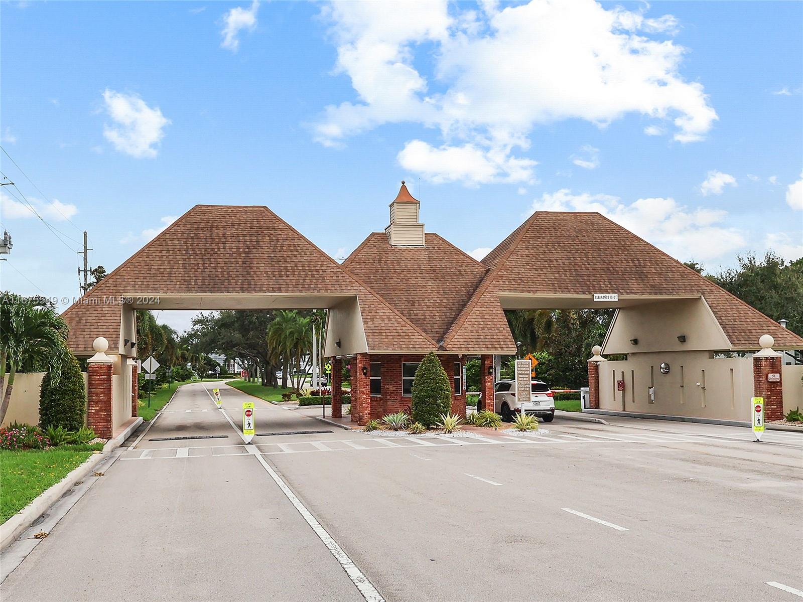 SUFFOLK AT CENTURY VILLAG - Residential