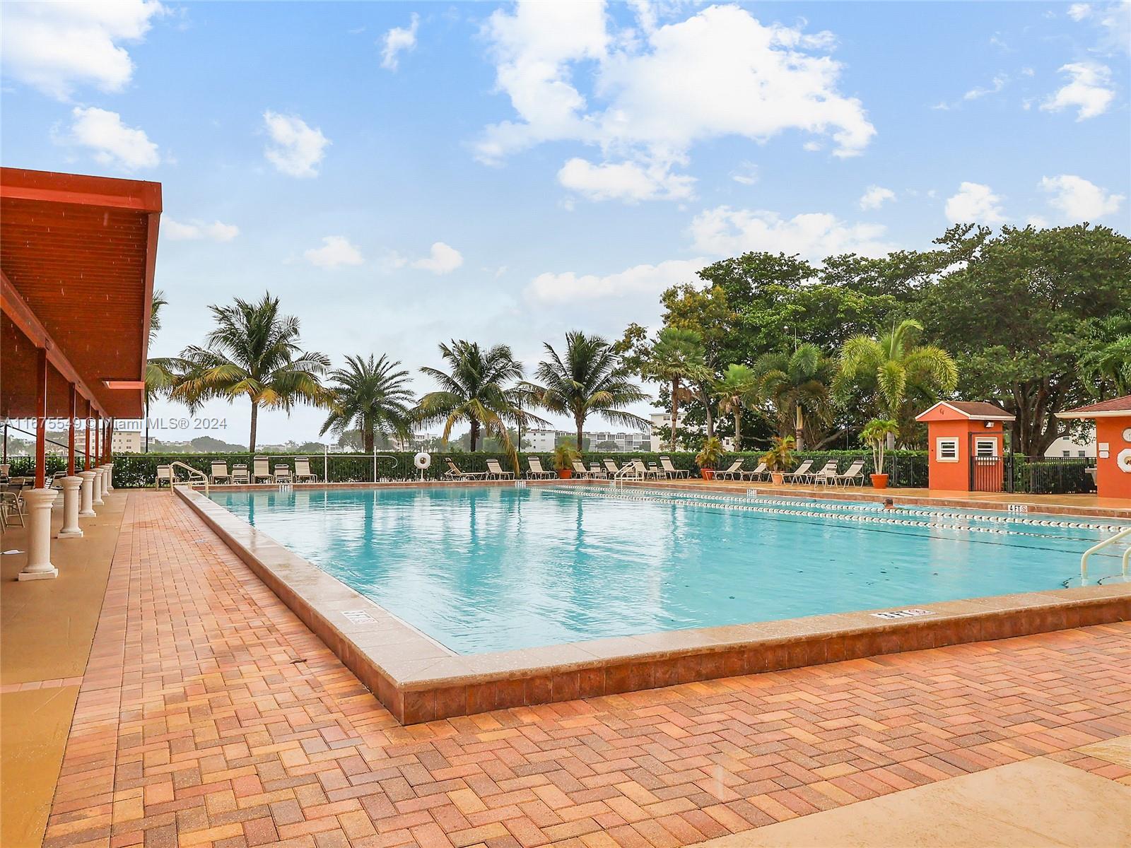 SUFFOLK AT CENTURY VILLAG - Residential