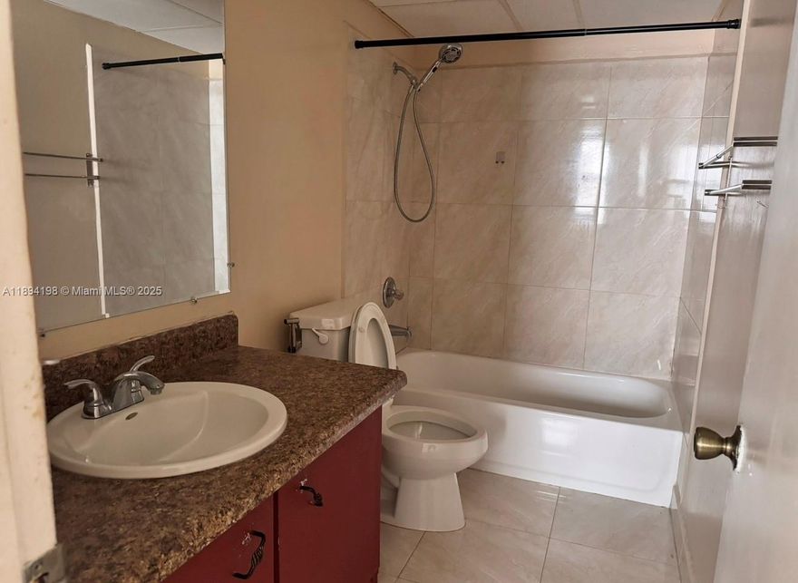 Great spacious 2-BED / 2-BATH Apartment in Gated Community of FOCSA CONDO. TILED FLOORING THROUGHOUT. MASTER BEDROOM WITH WALK-IN CLOSET. ***SPECIAL*** 1 First Month + 1 Month Security Deposit, Based on Good Credit History and Income. Fast Approval . EASY TO SHOW!!