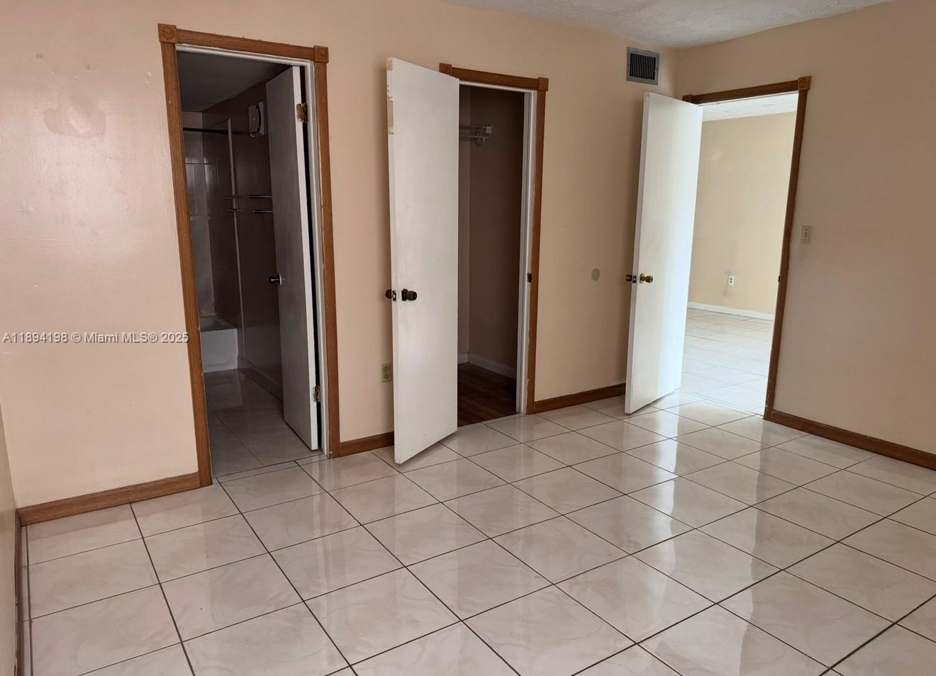 FOCSA CONDO - Residential Lease