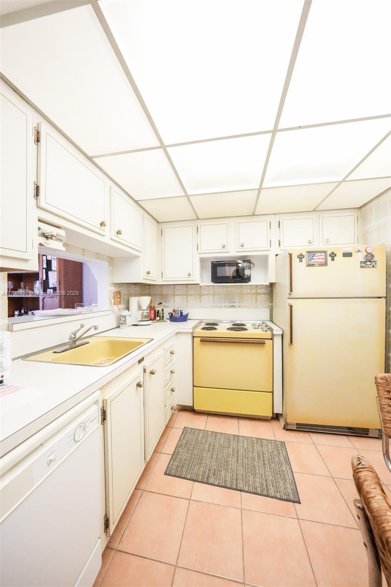 WALNUT GARDENS CONDO - Residential