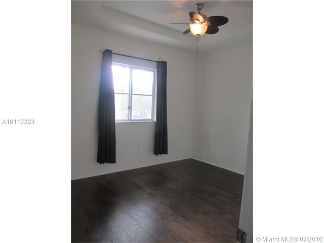 Leeward/Islands/Doral Con - Residential Lease