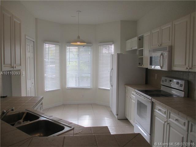 Leeward/Islands/Doral Con - Residential Lease
