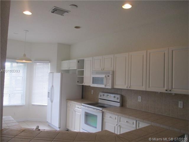 Leeward/Islands/Doral Con - Residential Lease