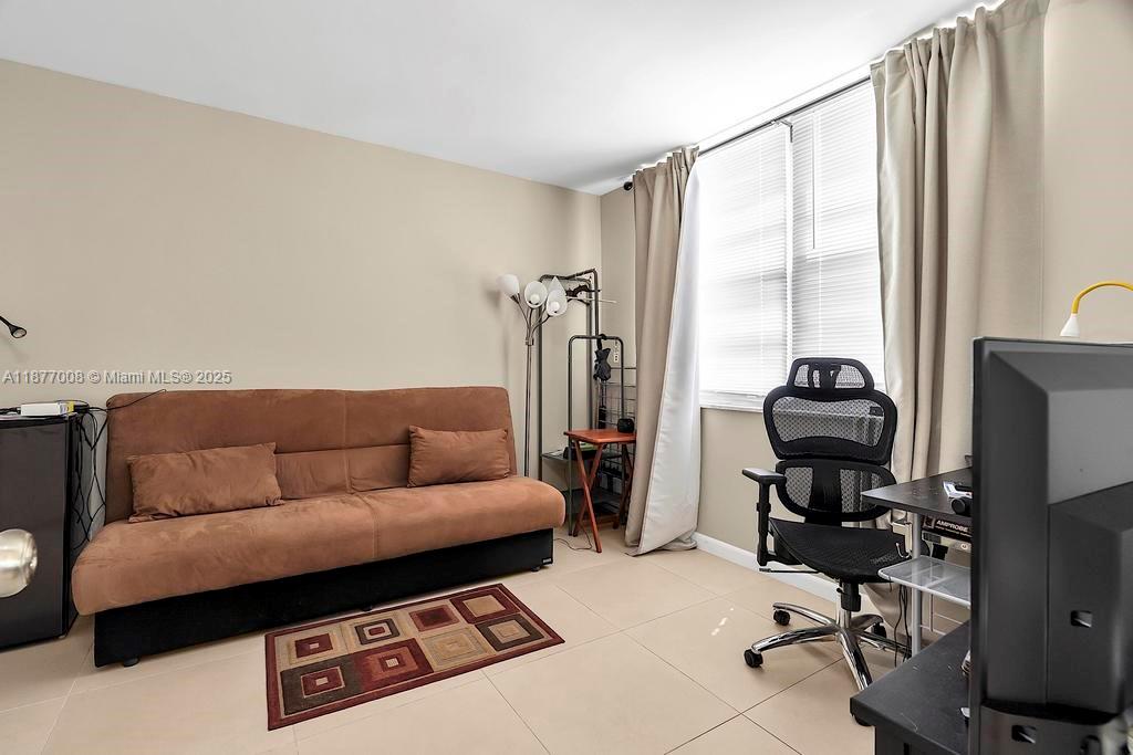 WINSTON TOWERS 200 - Residential