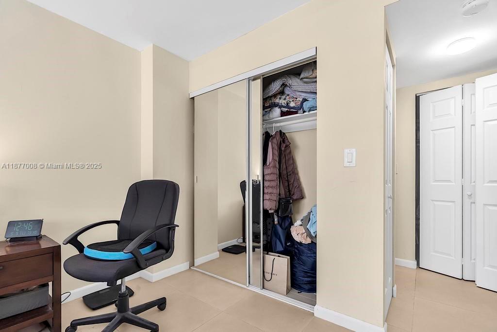 WINSTON TOWERS 200 - Residential