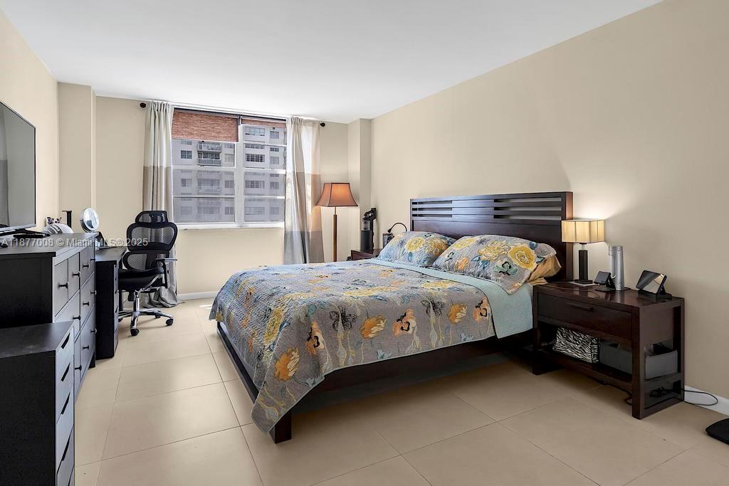 WINSTON TOWERS 200 - Residential