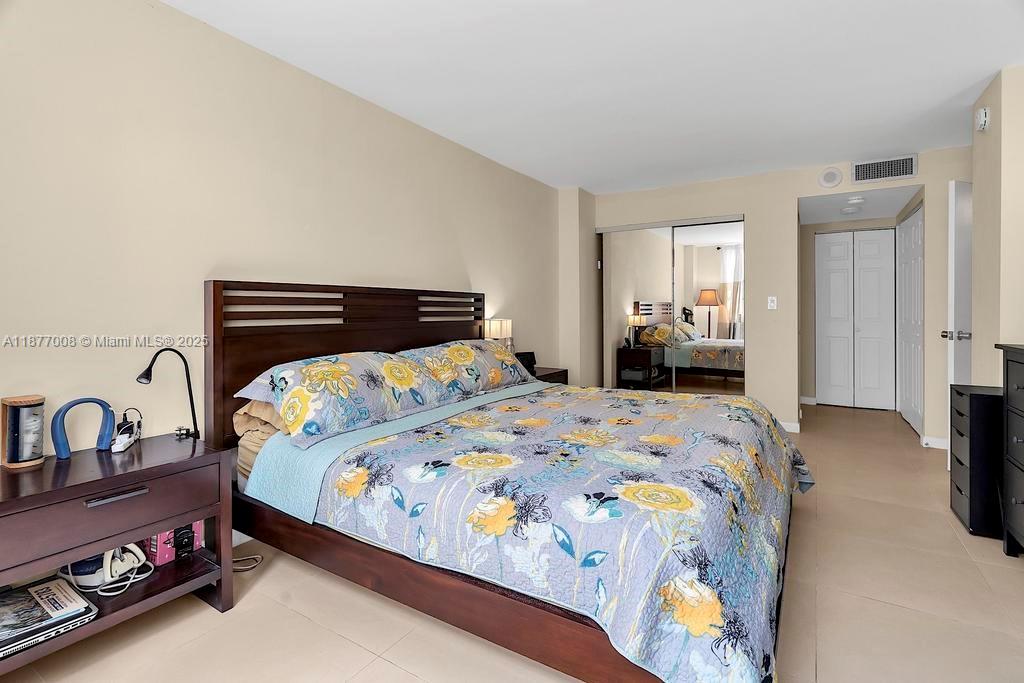 WINSTON TOWERS 200 - Residential