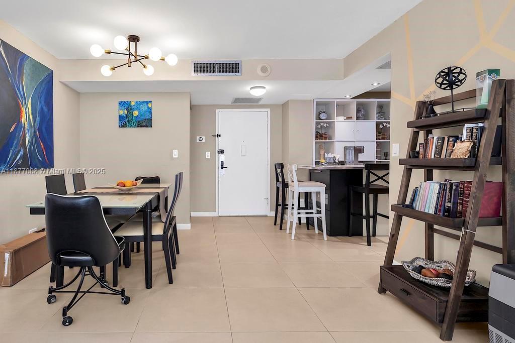 WINSTON TOWERS 200 - Residential