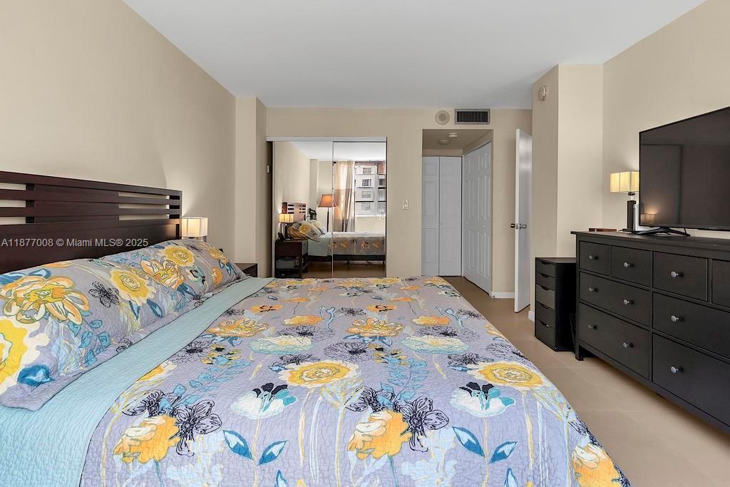 WINSTON TOWERS 200 - Residential