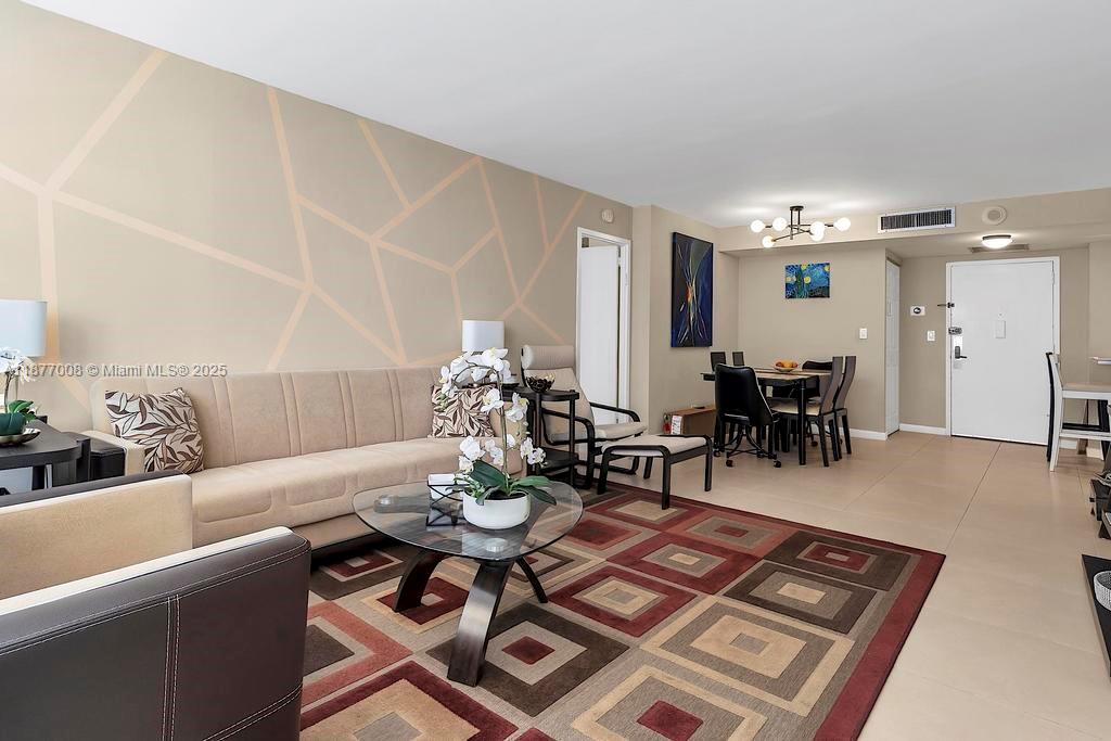 WINSTON TOWERS 200 - Residential