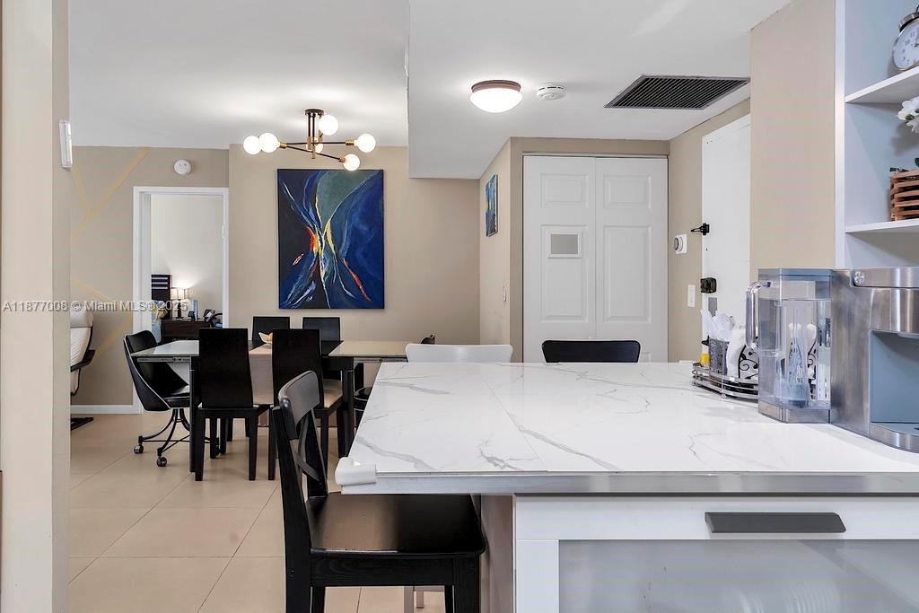 WINSTON TOWERS 200 - Residential