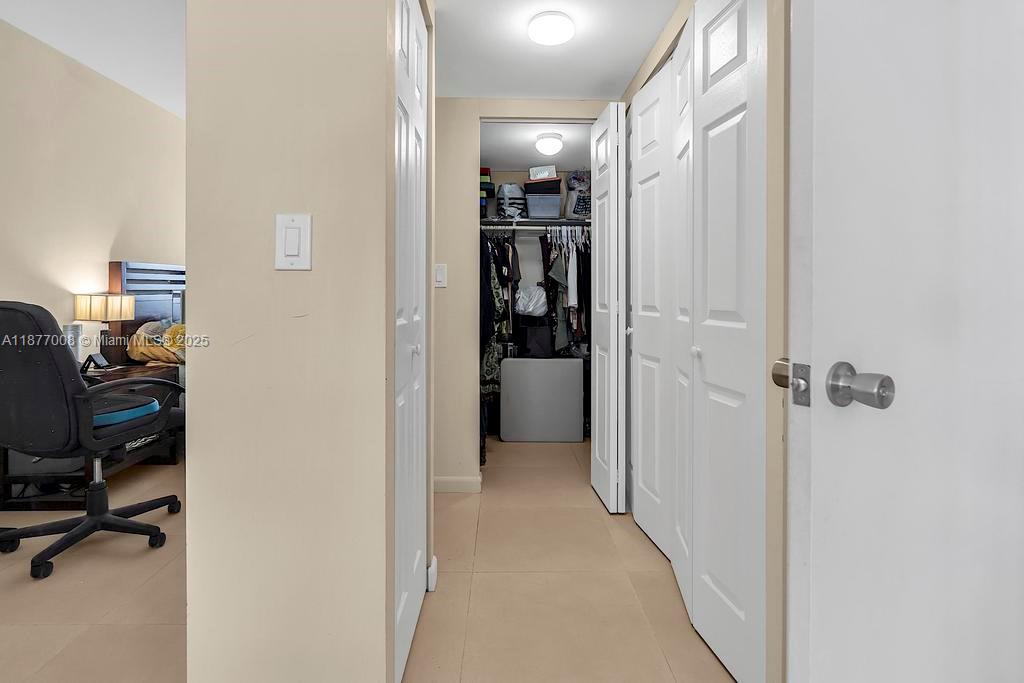 WINSTON TOWERS 200 - Residential