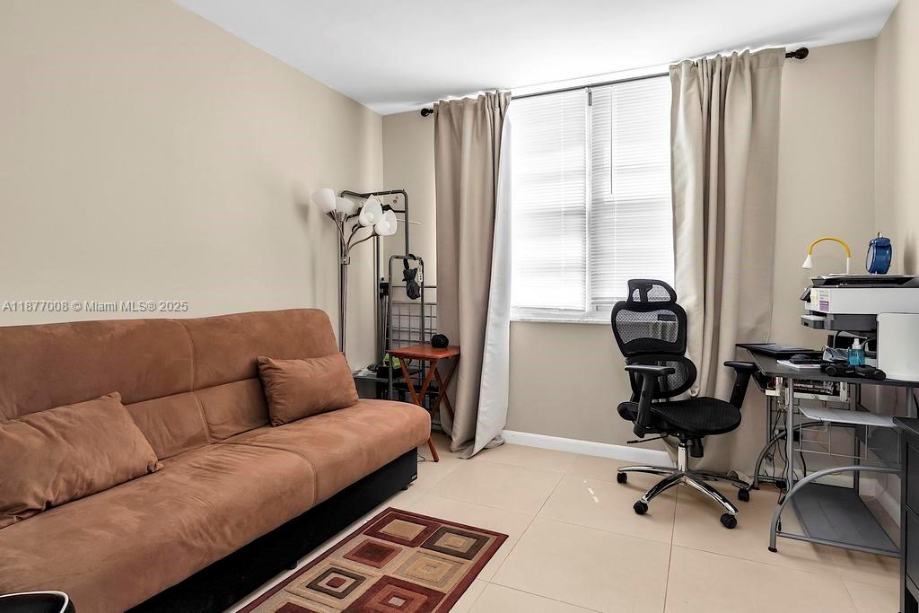 WINSTON TOWERS 200 - Residential