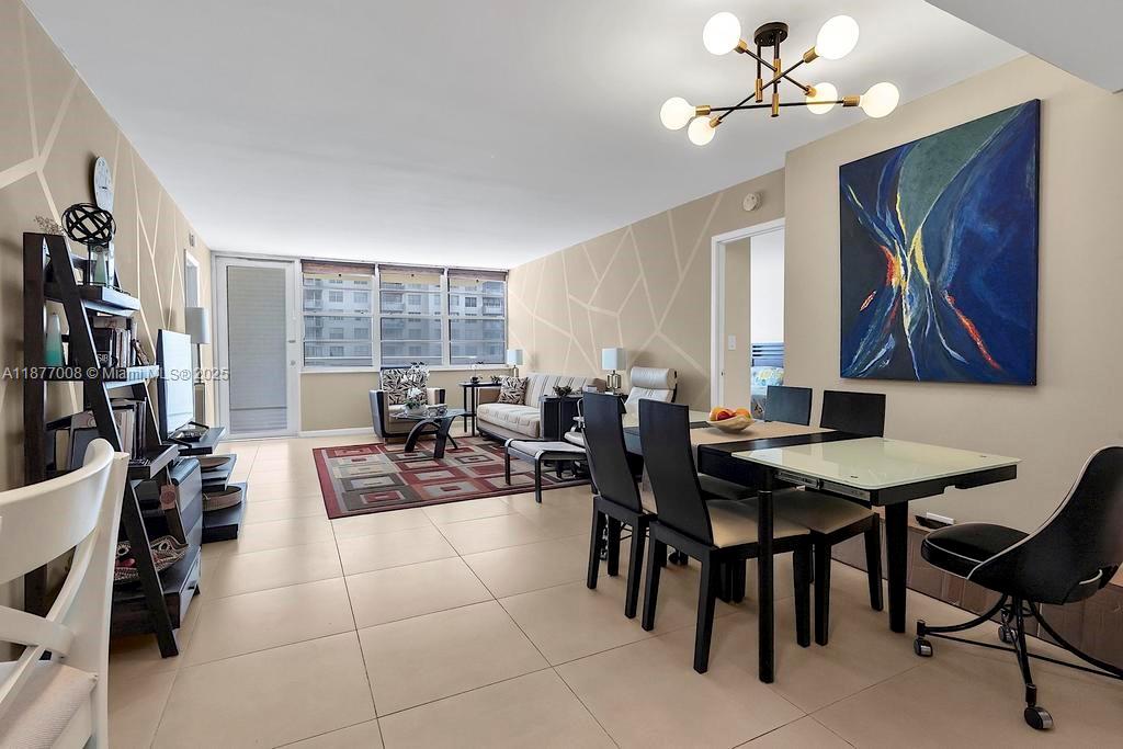 WINSTON TOWERS 200 - Residential