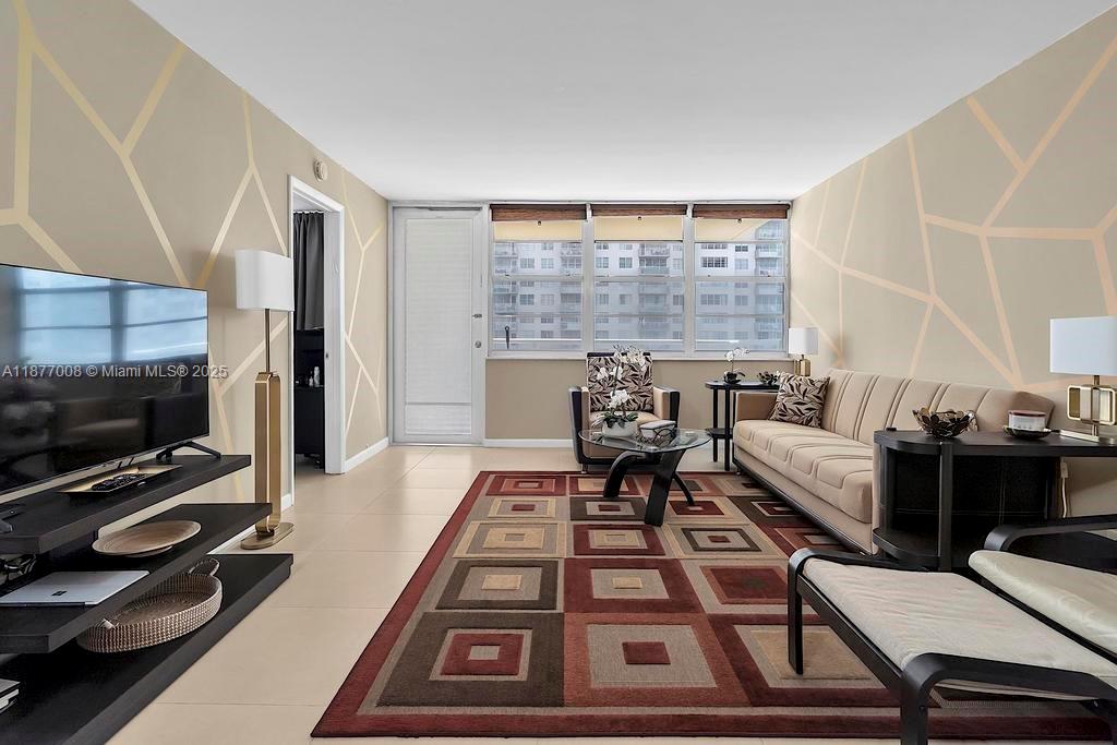 WINSTON TOWERS 200 - Residential