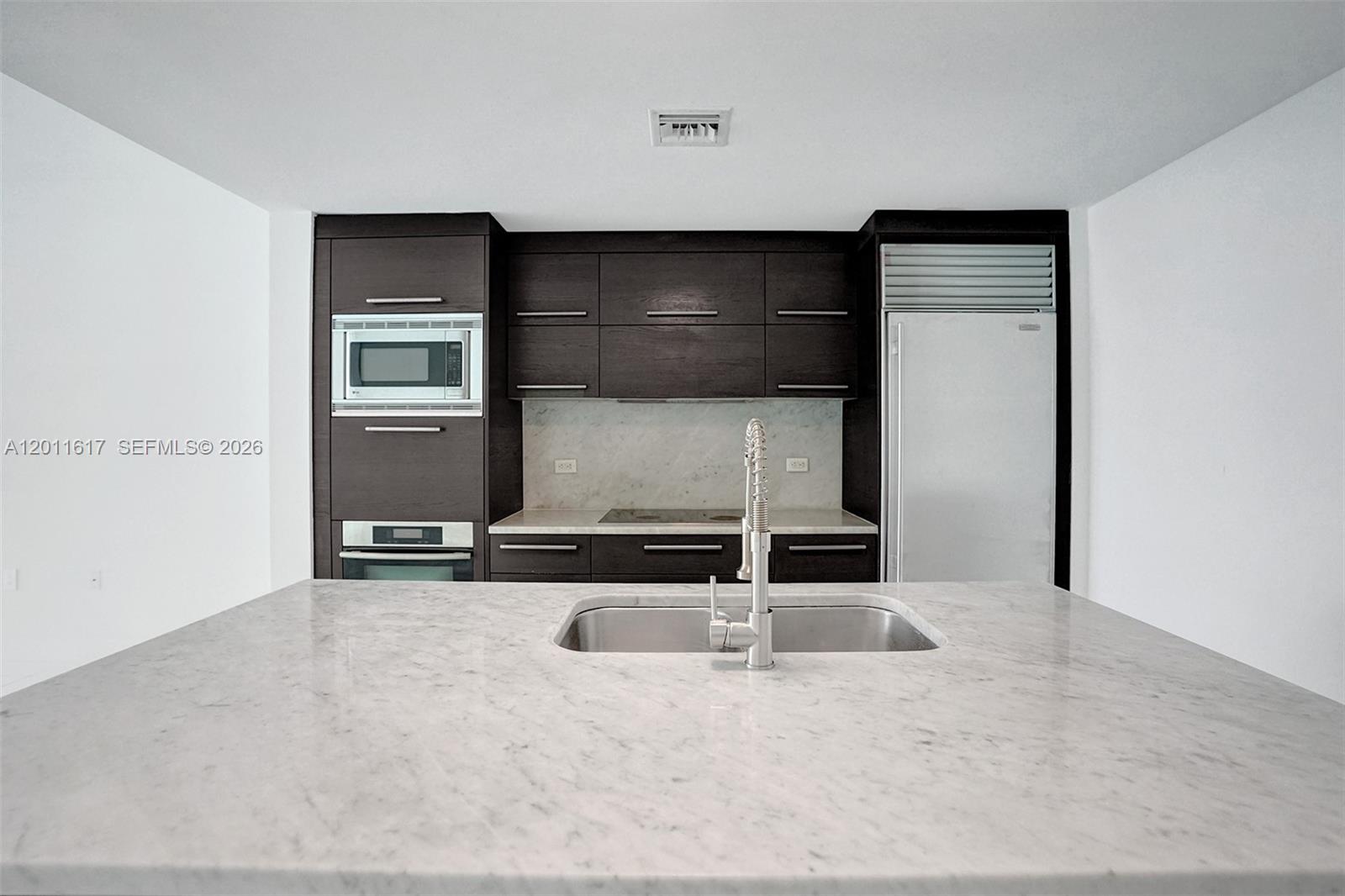 900 BISCAYNE BAY CONDO - Residential