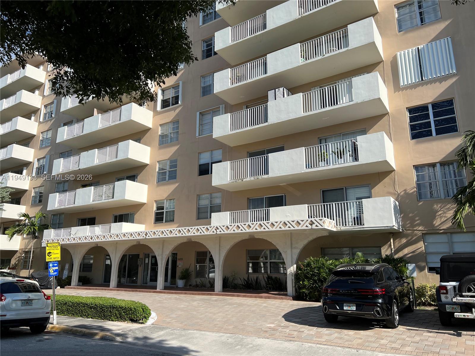 1455 N Treasure Dr 4P