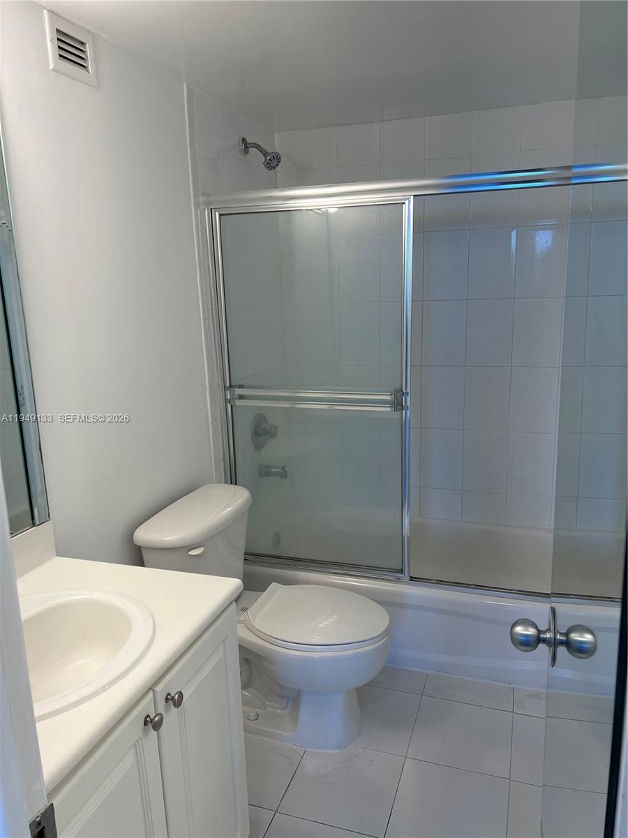 1455 N Treasure Dr 4P