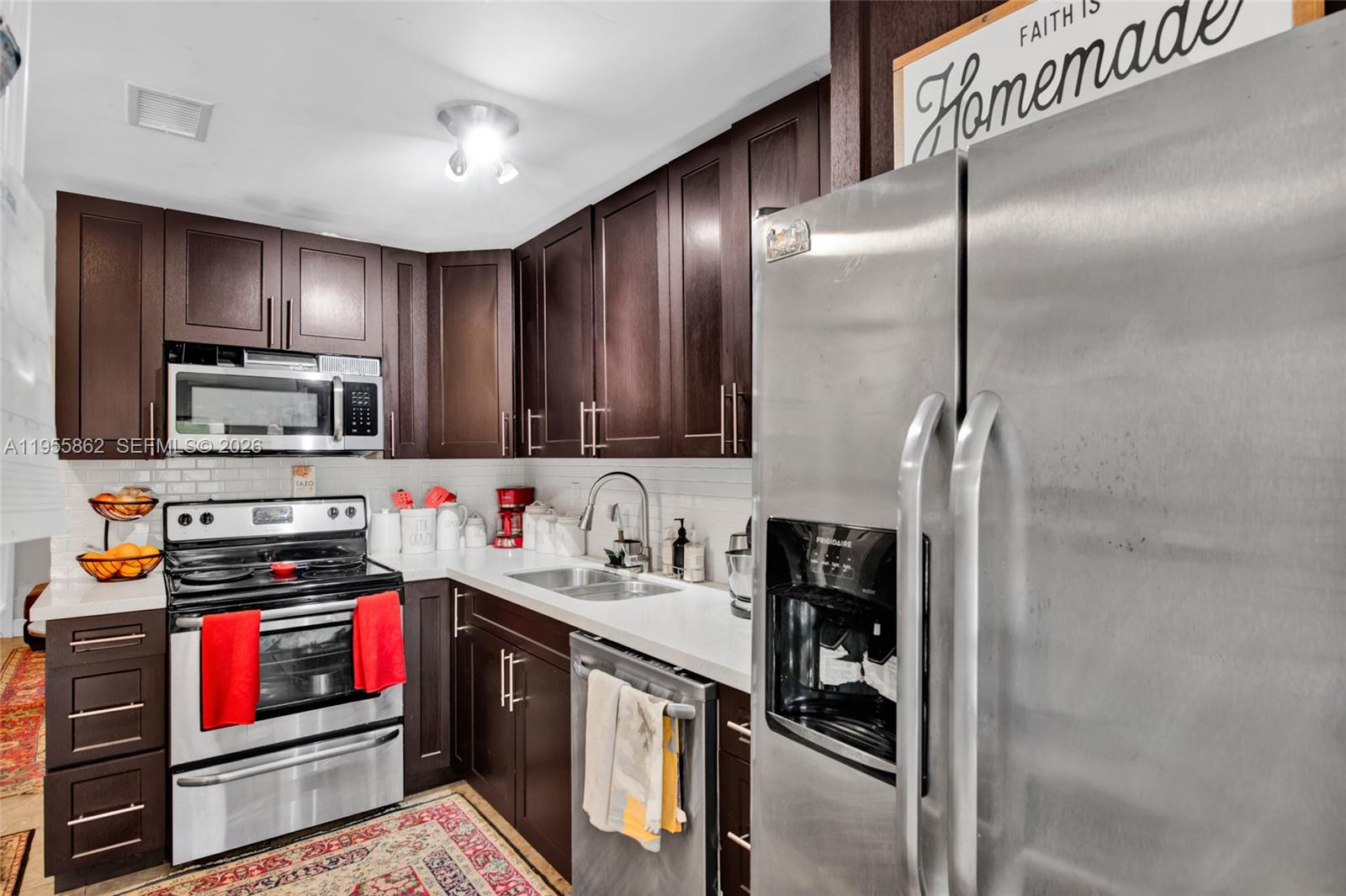 REPLAT OF MILLER DREAMS S - Residential