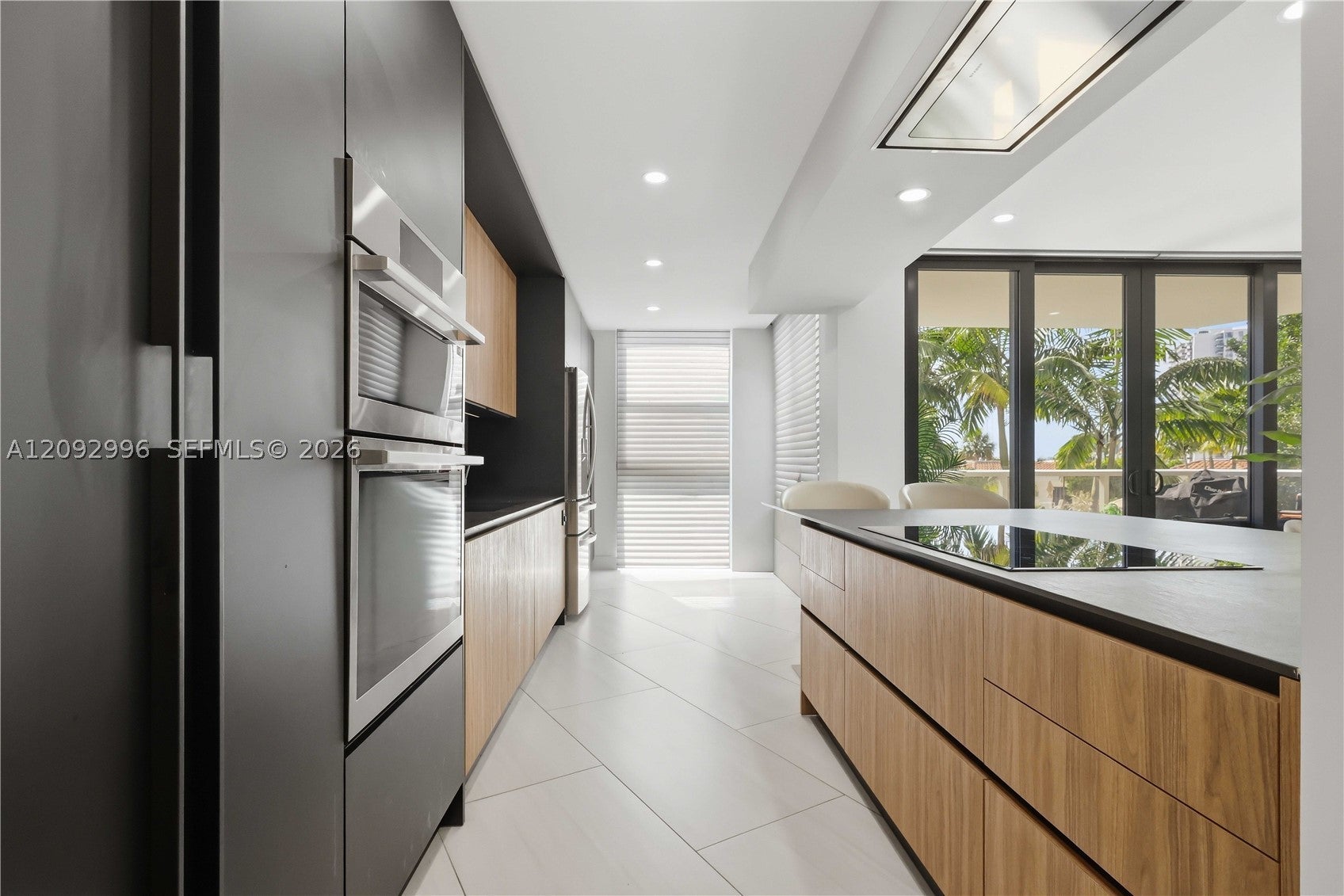 Properties 4 20281 E Country Club Dr 307