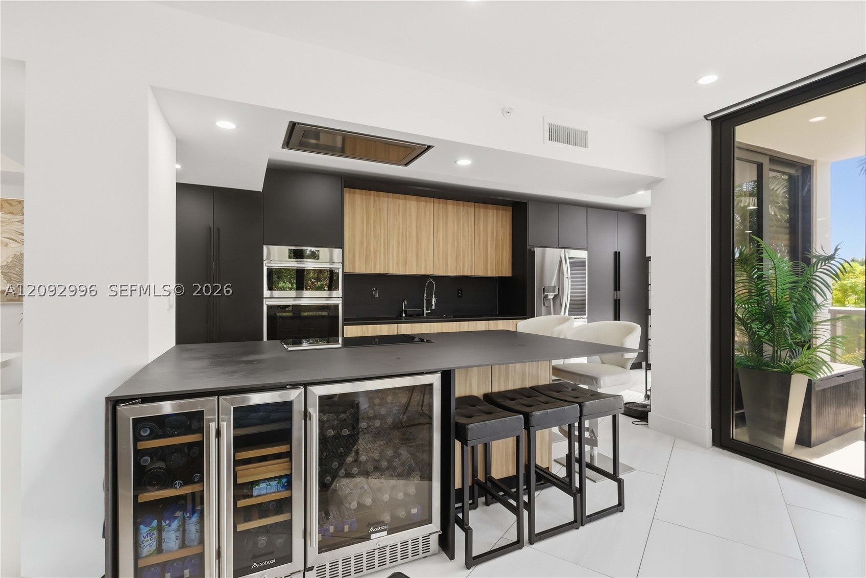Properties 2 20281 E Country Club Dr 307