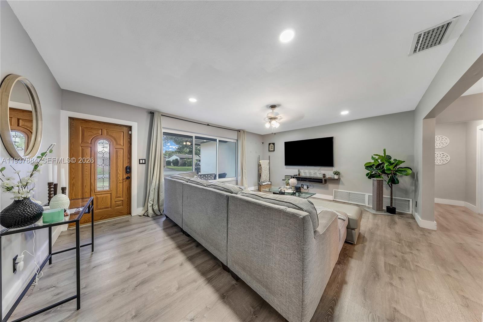 PASADENA LAKES - Residential