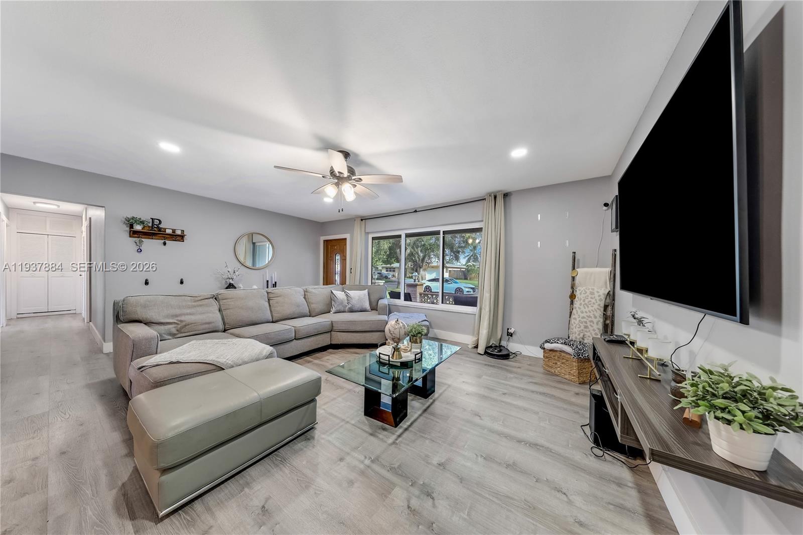 PASADENA LAKES - Residential