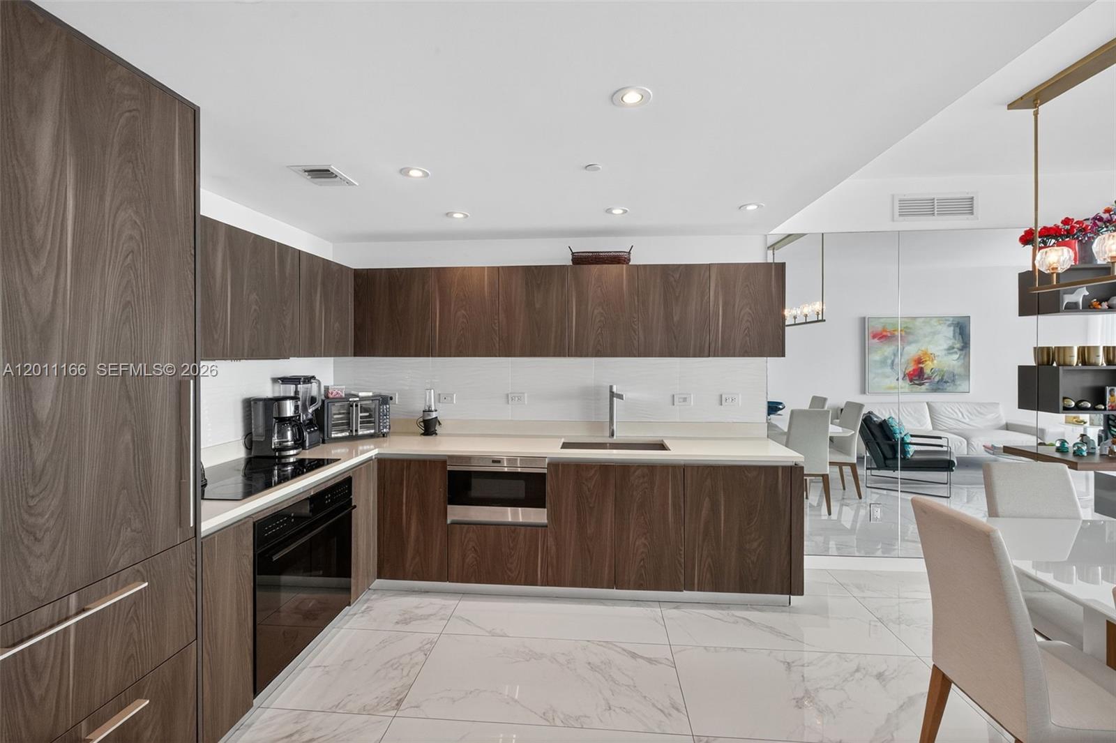 ONE PARAISO CONDO - Residential