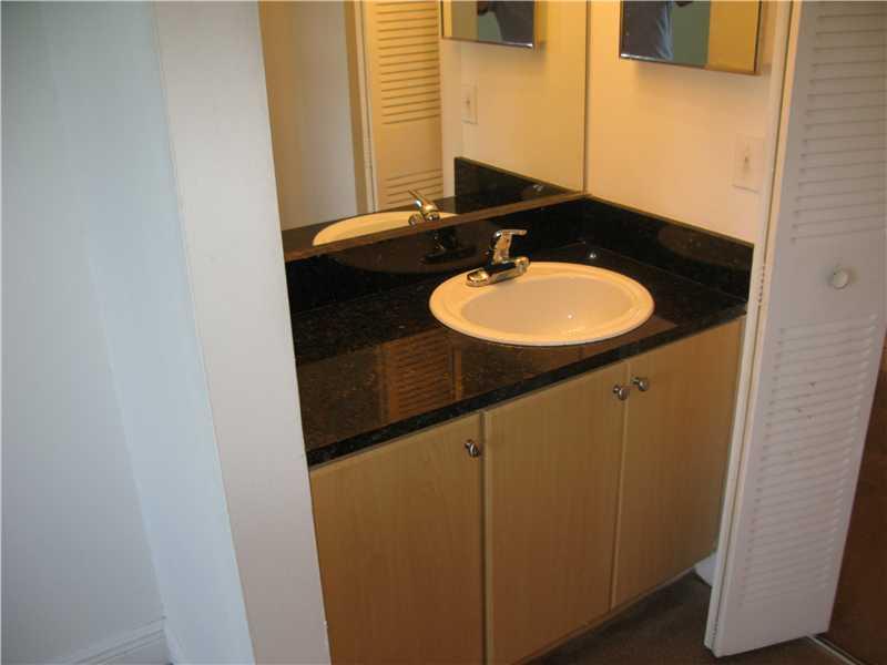 BREEZES AT PALM AIRE COND - Residential Lease