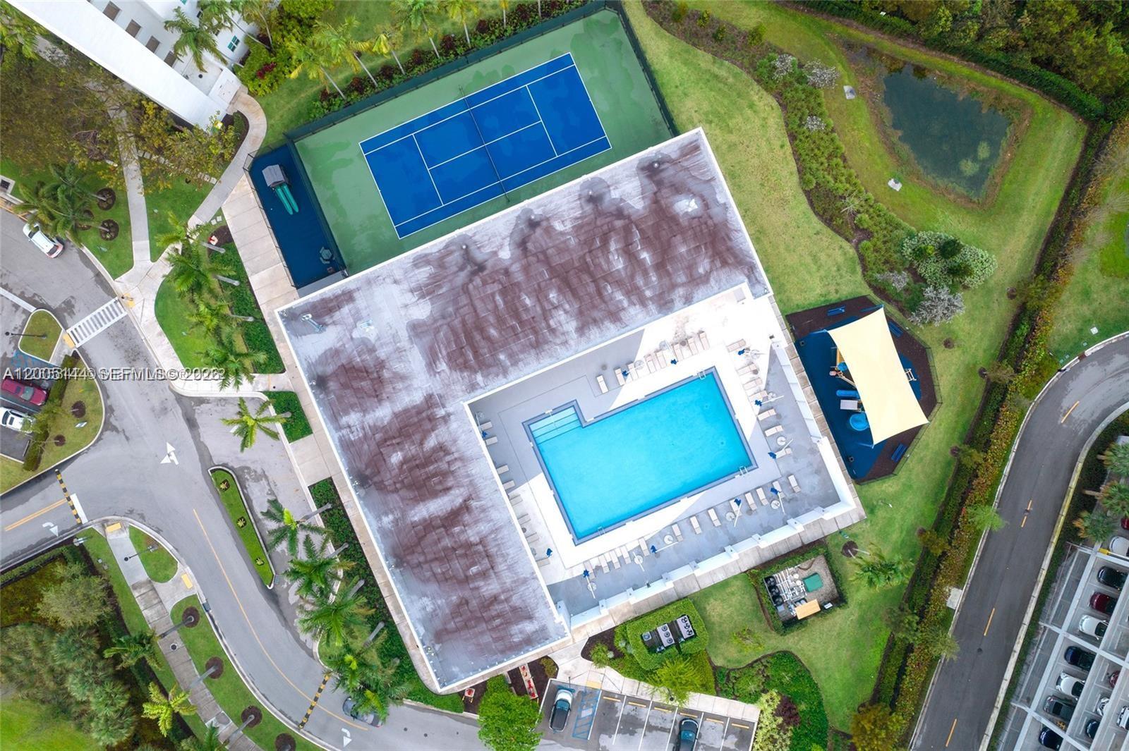 THE OAKS I CONDO - Residential