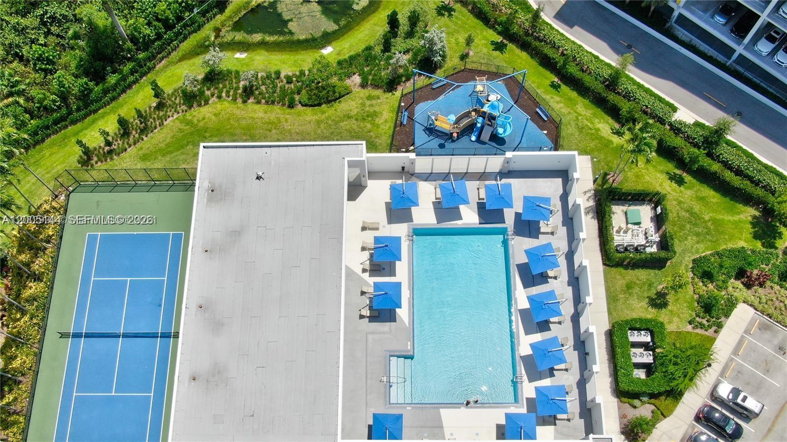 THE OAKS I CONDO - Residential