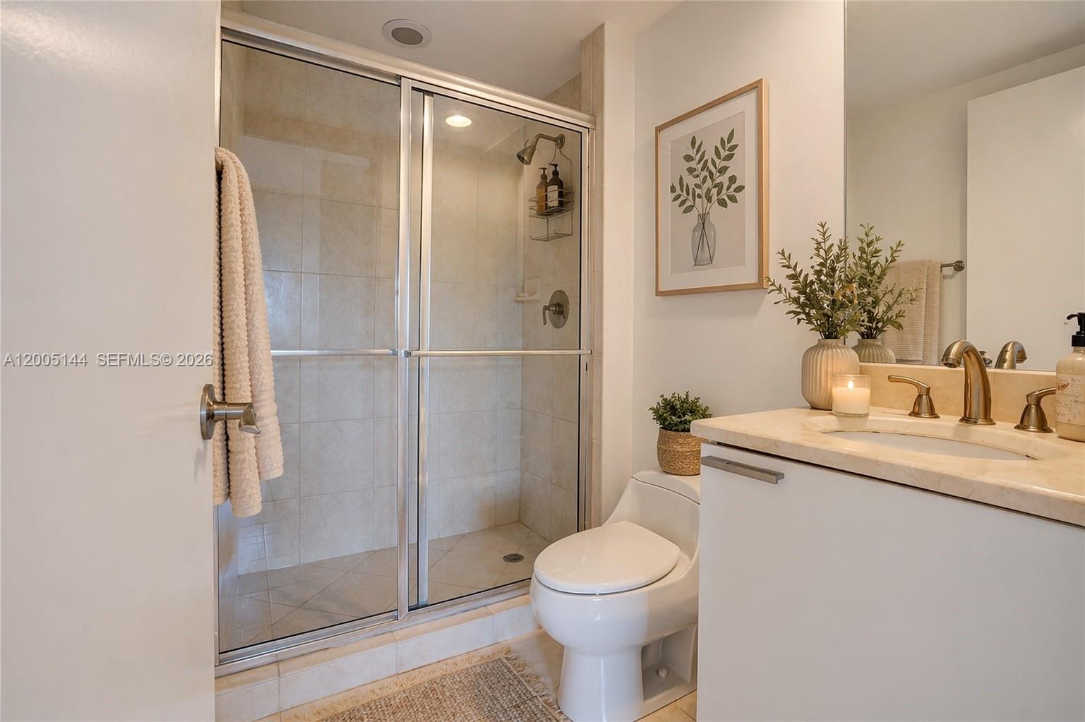 THE OAKS I CONDO - Residential