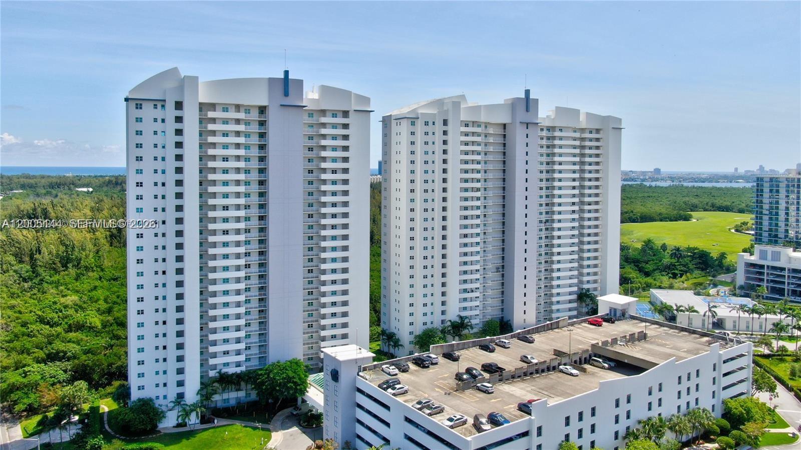 THE OAKS I CONDO - Residential