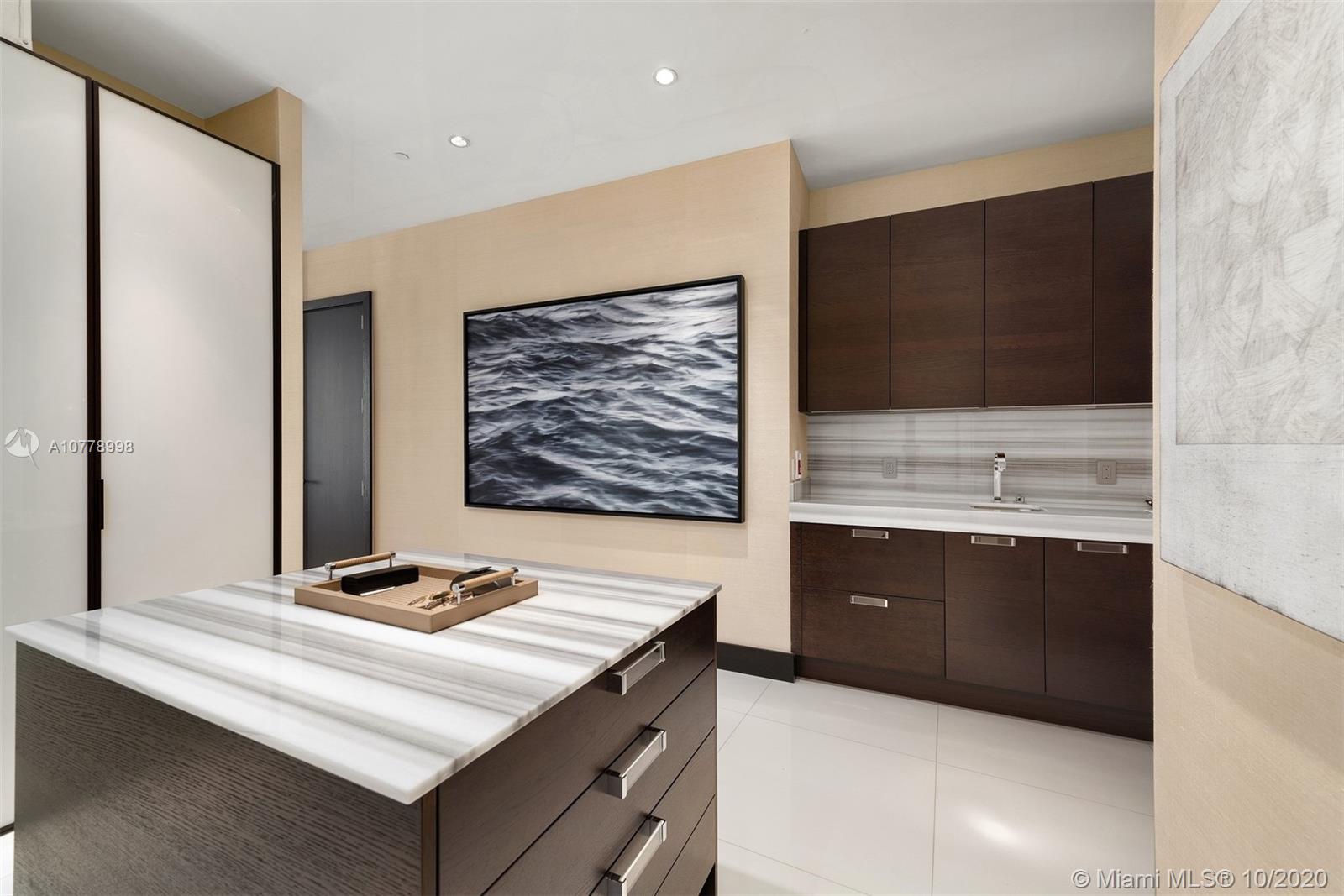 APOGEE CONDO - Residential