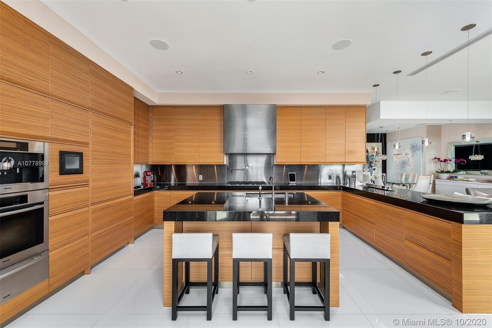 APOGEE CONDO - Residential