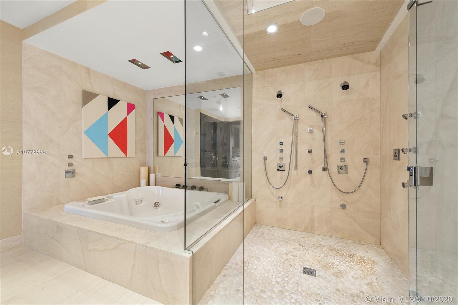 APOGEE CONDO - Residential