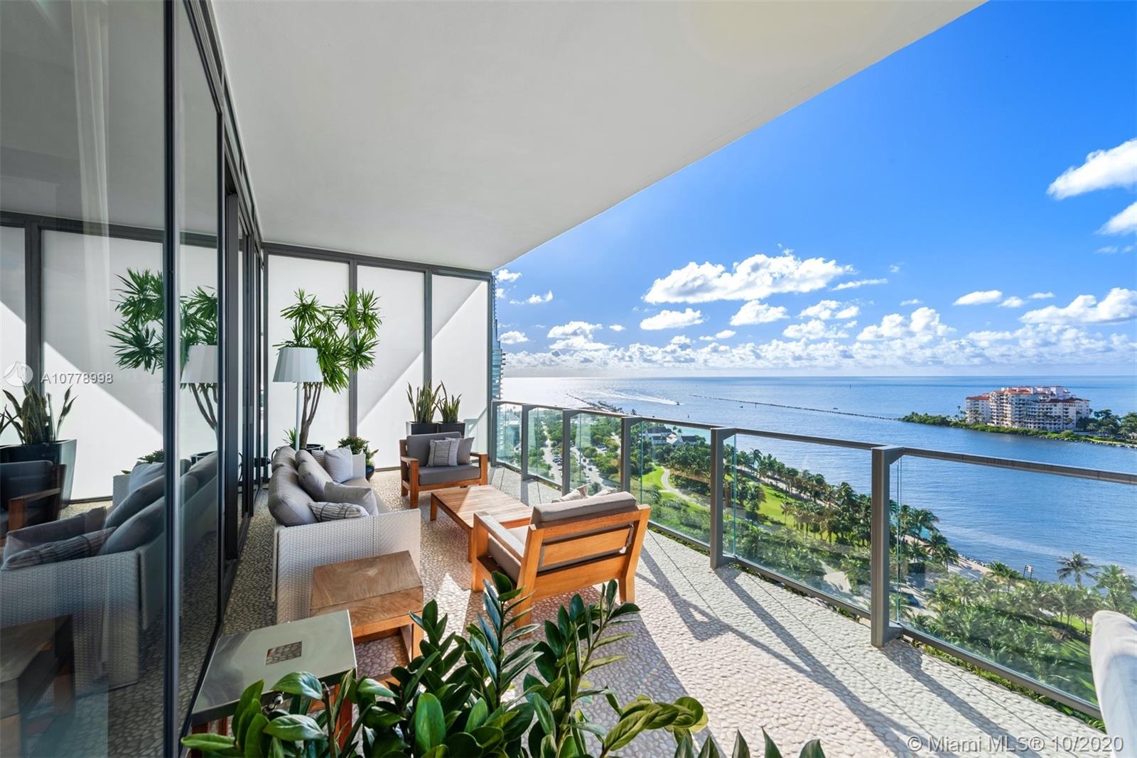 APOGEE CONDO - Residential