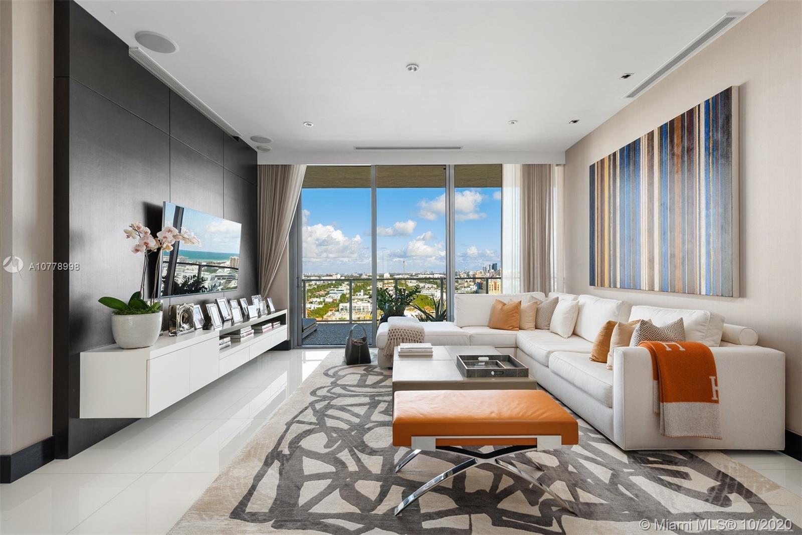 APOGEE CONDO - Residential