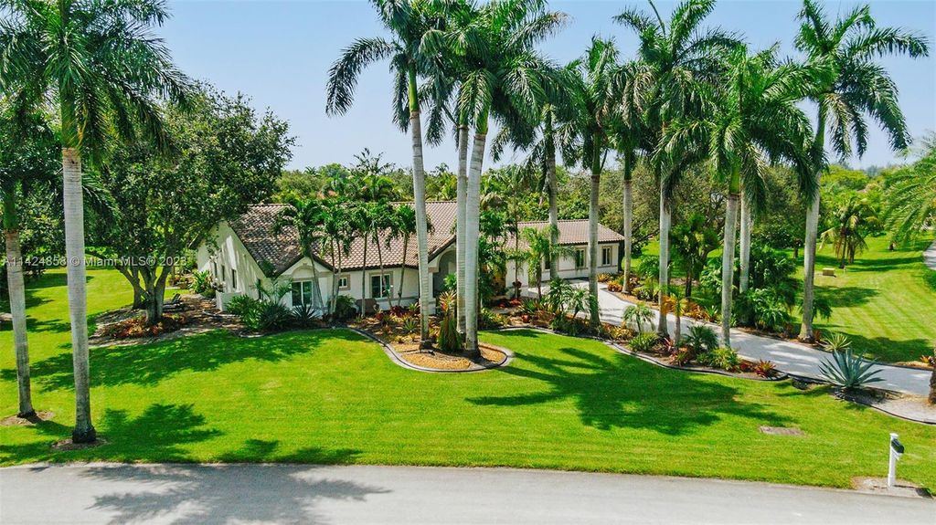 Photo of 20223 SW 52nd Pl, Pembroke Pines, FL 33332 (MLS # A11424858)