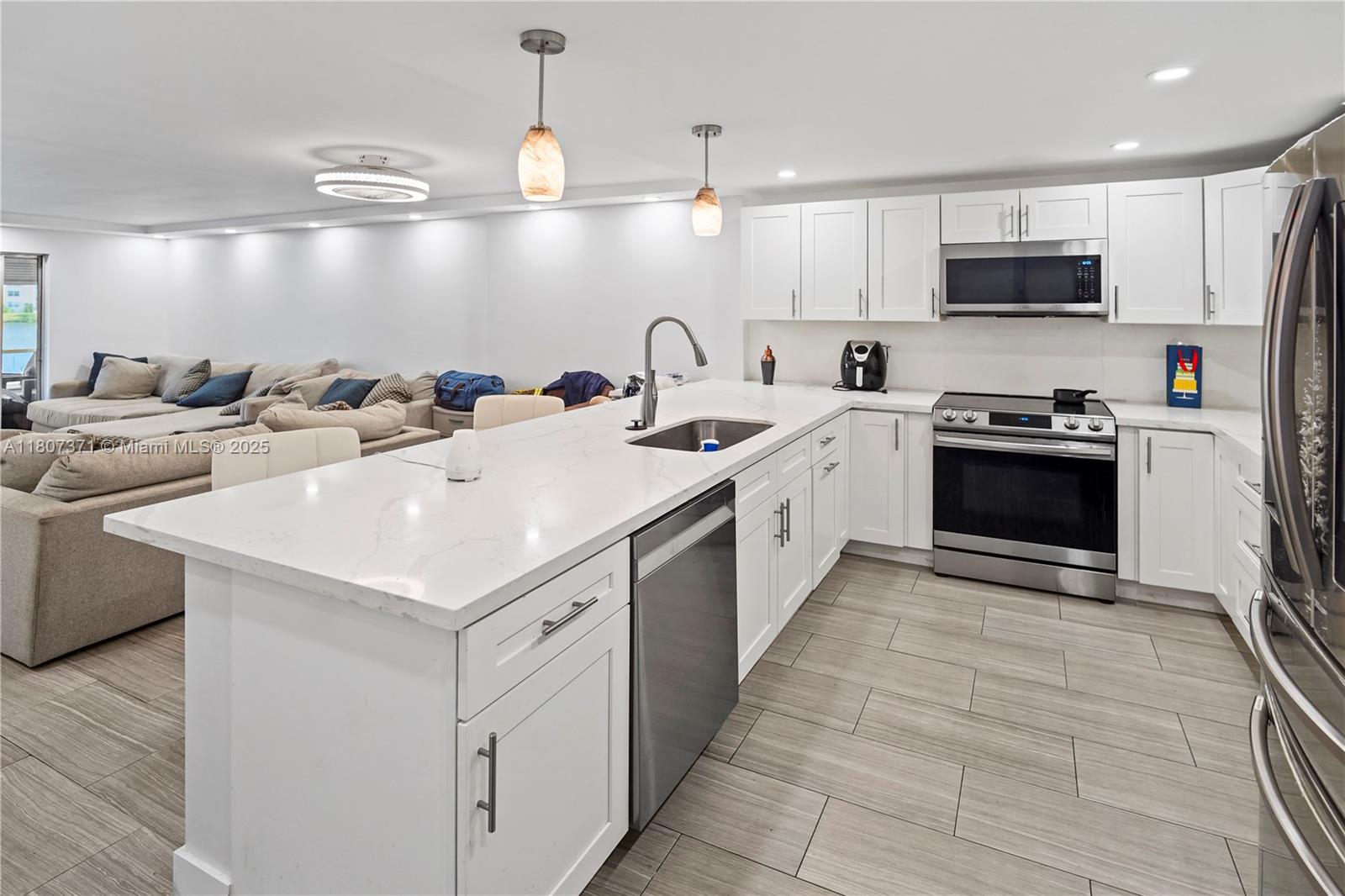 141 SE 3rd Ave 101