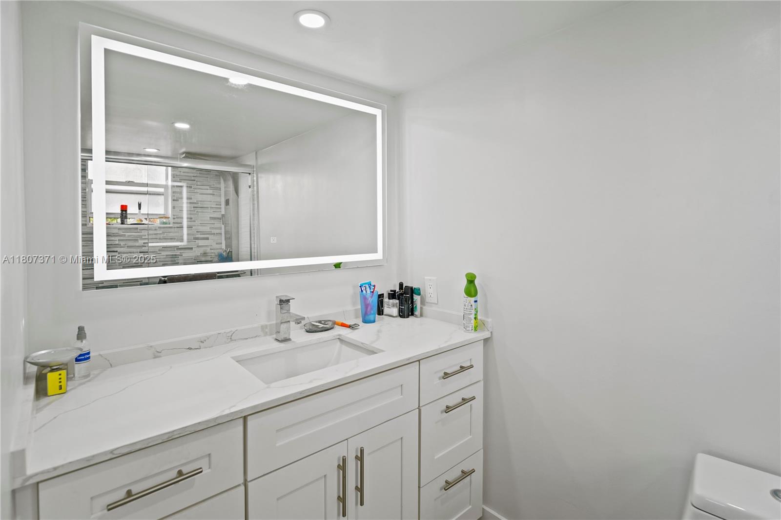 MEADOWBROOK LAKES VIEW CO - Residential
