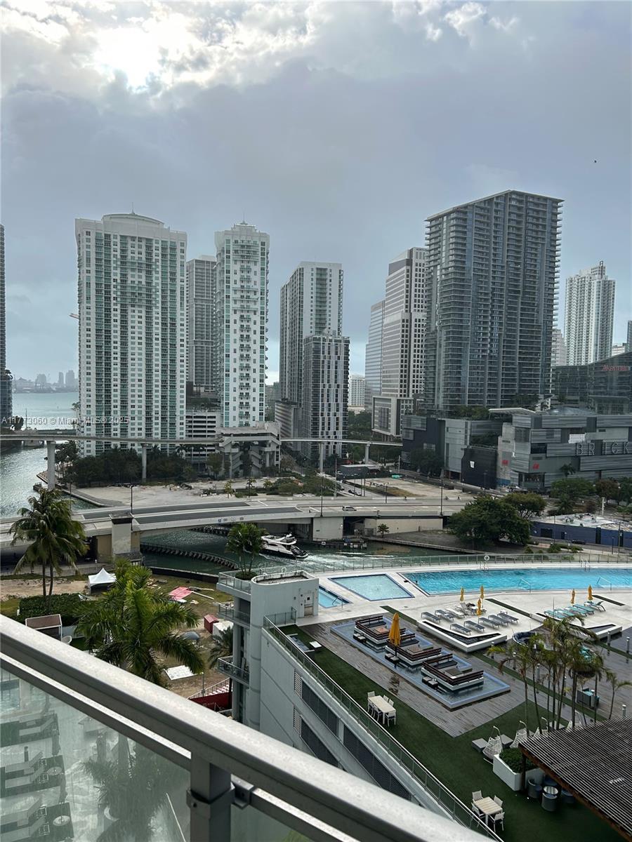 90 SW 3rd St 1713
