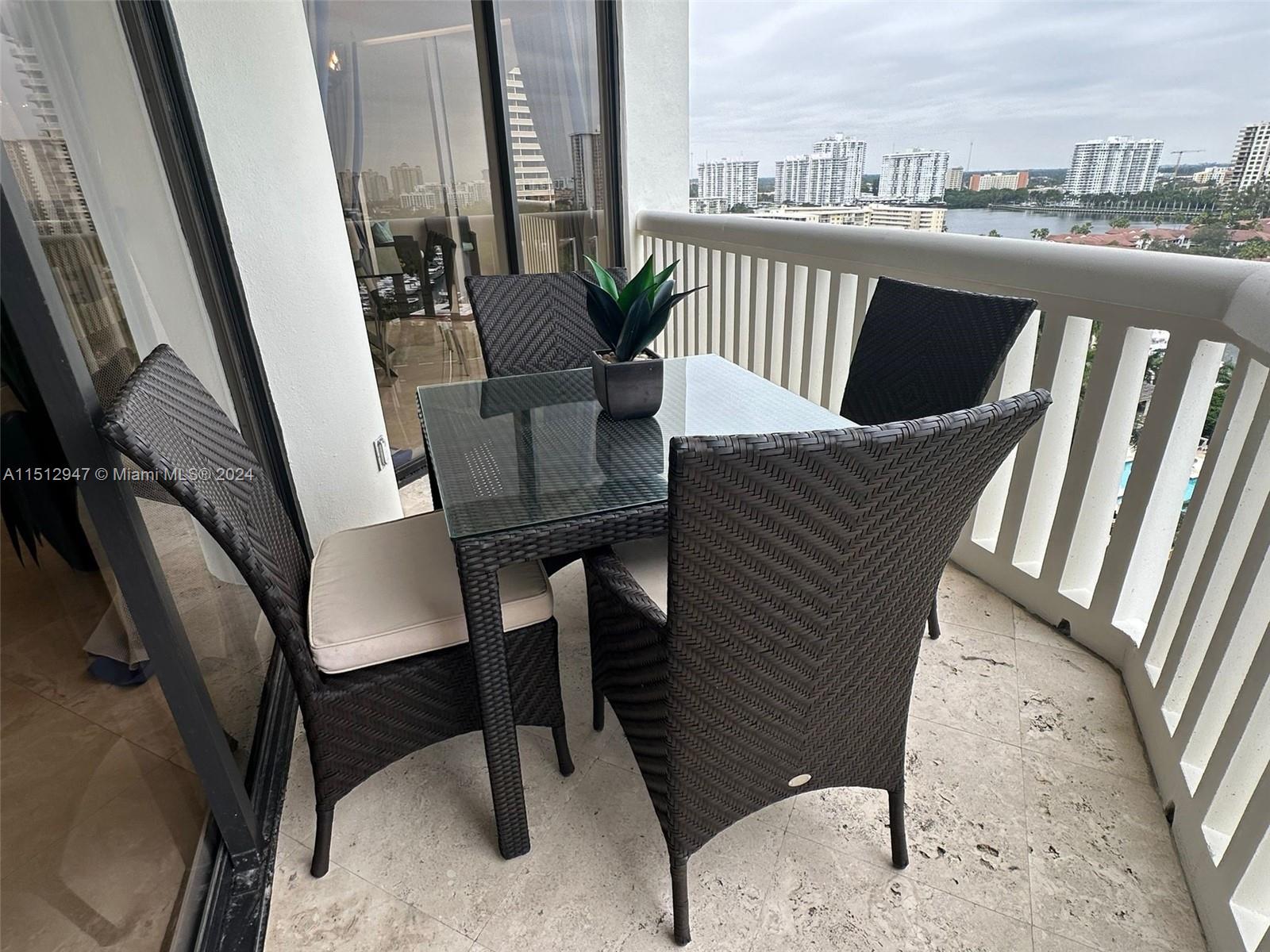 2000 ISL BLVD WILLIAMS IS - Residential