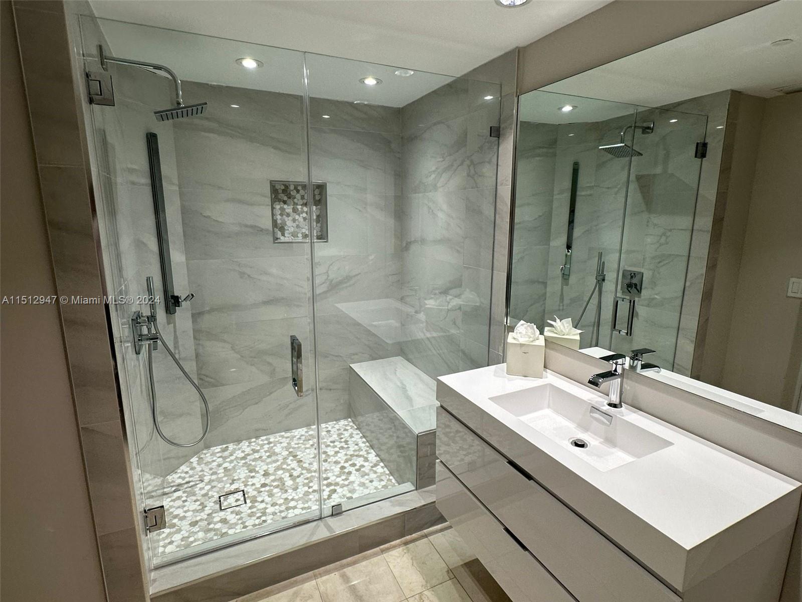 2000 ISL BLVD WILLIAMS IS - Residential