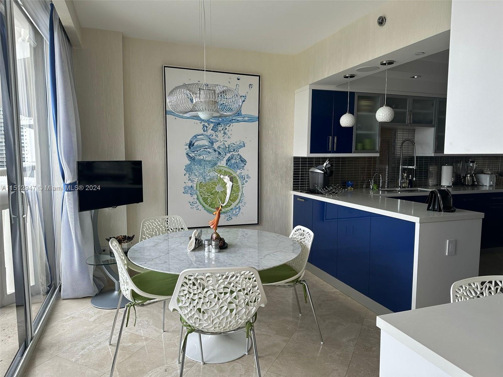 2000 ISL BLVD WILLIAMS IS - Residential