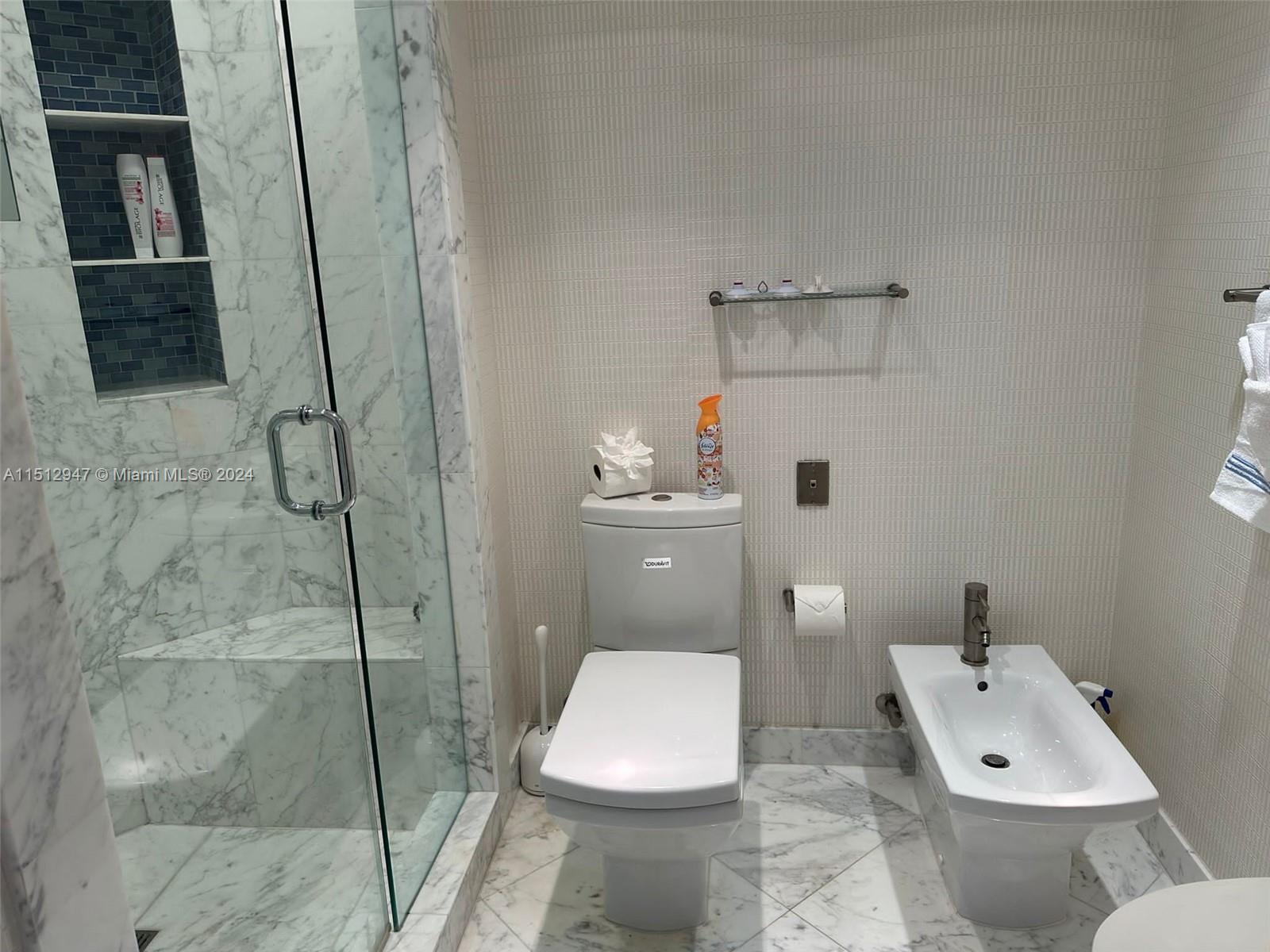 2000 ISL BLVD WILLIAMS IS - Residential